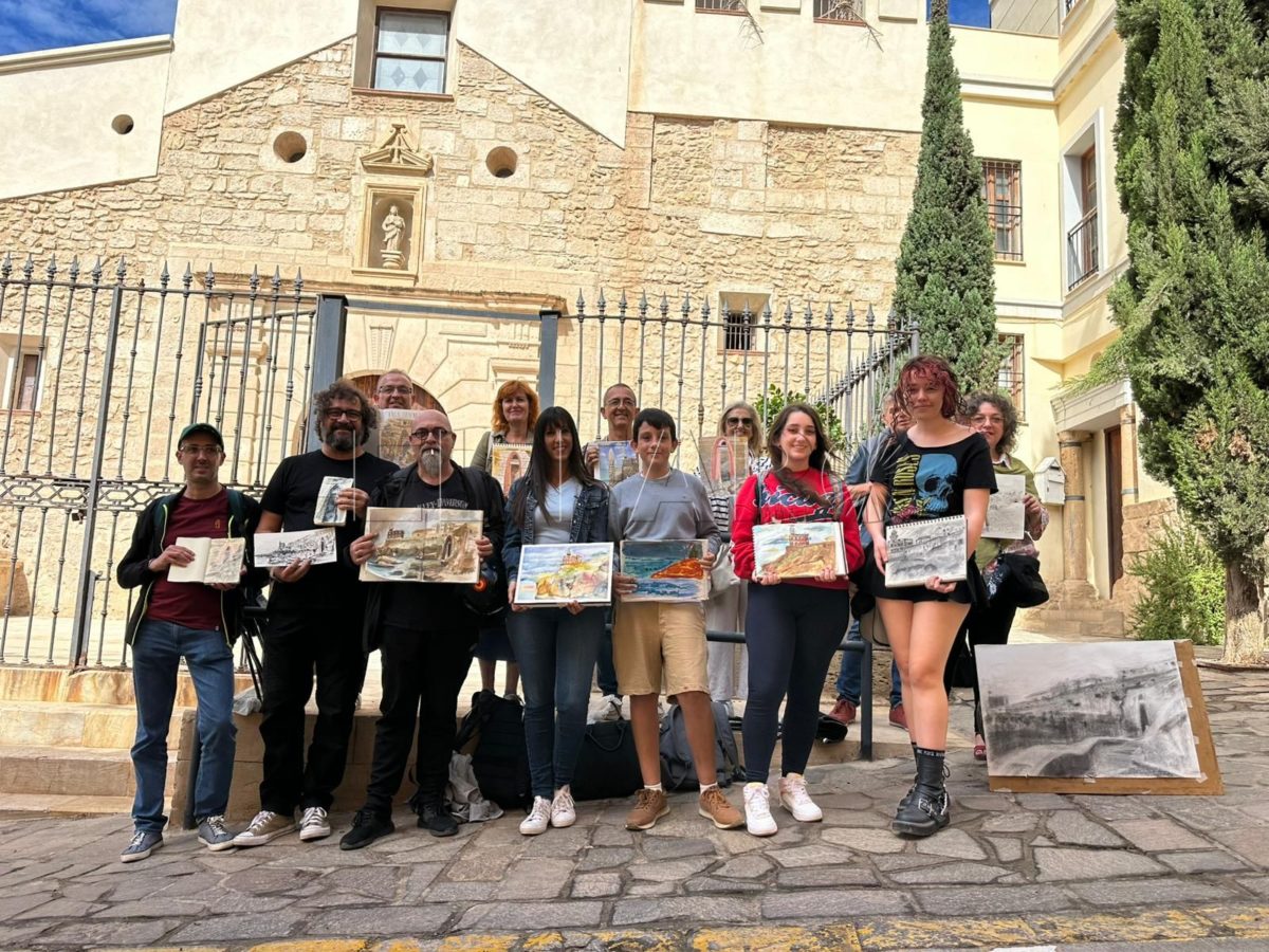 Los Urban Sketchers inmortalizan la Cala de Trápana este sábado
