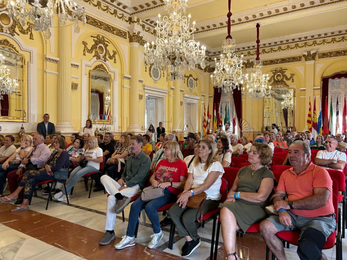 WhatsApp Image 2024 10 22 at 13.39.01 e1729597195134 Imbroda destaca la multiculturalidad de Melilla en la recepción a los mayores de Mijas