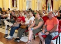 WhatsApp Image 2024 10 22 at 13.39.03 1 Imbroda destaca la multiculturalidad de Melilla en la recepción a los mayores de Mijas