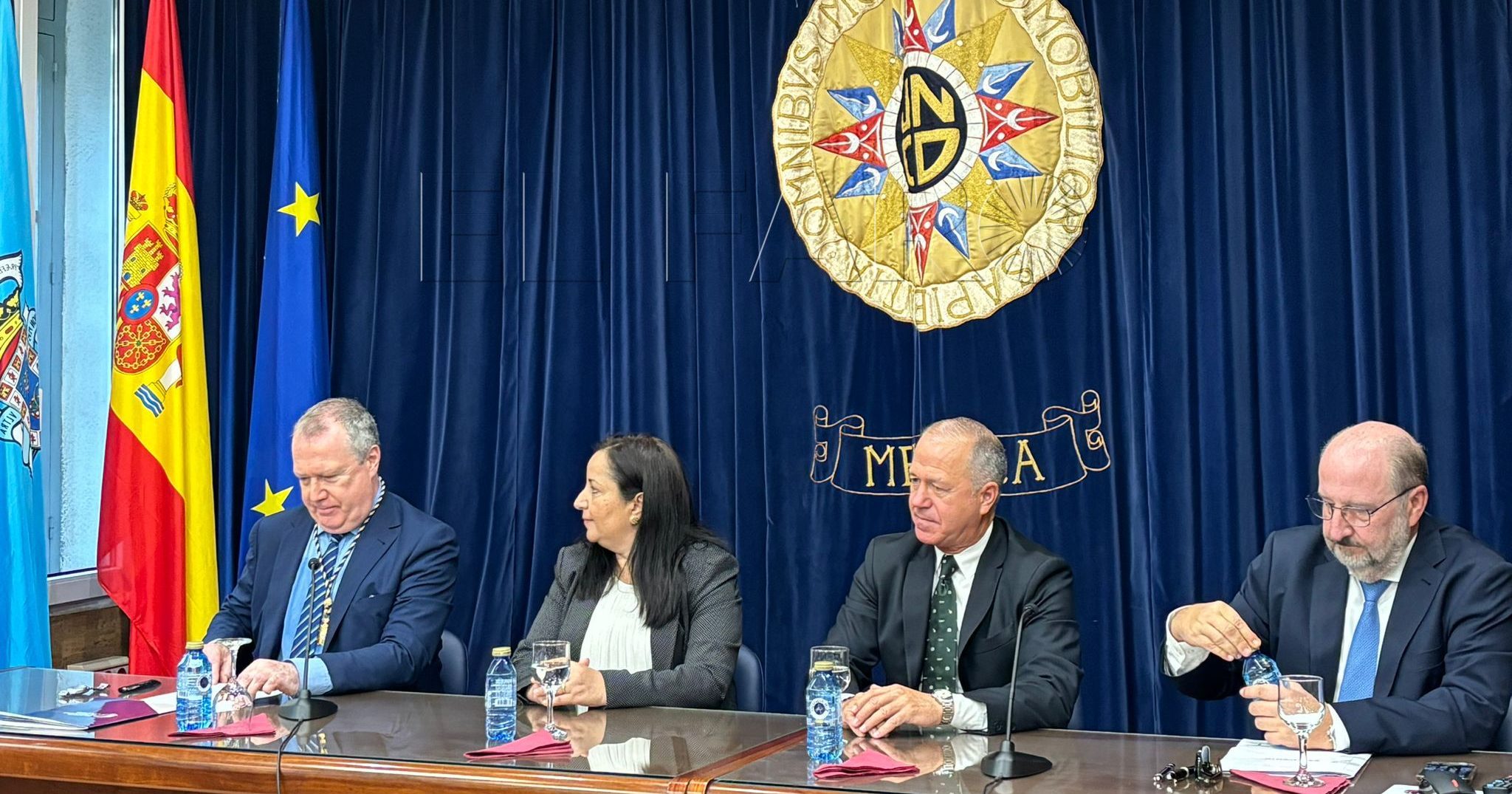 WhatsApp Image 2024 10 25 at 18.52.26 e1729875763296 Alternativas económicas para el futuro de Melilla: expertos debaten sus desafíos y oportunidades