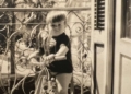 Ya desde pequeno era un gran aficionado a la bicicleta. Una de mis pasiones Carlos Baeza: "'La ciudad de las cúpulas' no es sino un álbum de fotografías antiguas que intentan transportarte a la Melilla que yo añoro"