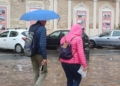 c1cc17db 7b6b 4fed a884 696c7f238f04 La lluvia no desluce la visita a Melilla de los 717 viajeros del buque Amera