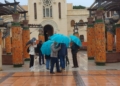 fab8dd58 5c6d 45f2 9080 beff4d22ec97 La lluvia no desluce la visita a Melilla de los 717 viajeros del buque Amera