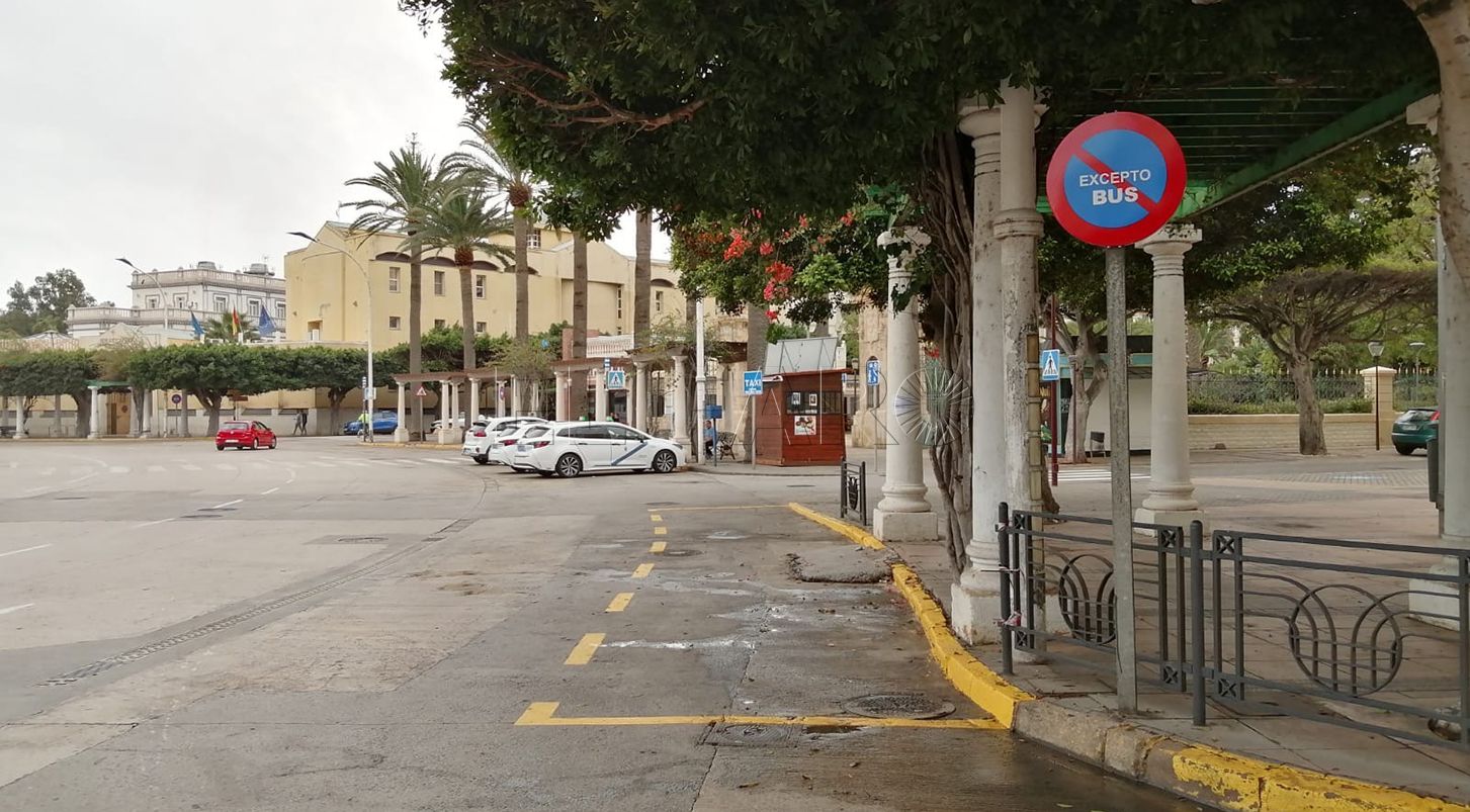 parada de minibus plaza de espana buena recorte La parada de taxis de la Plaza de España cambiará de acera