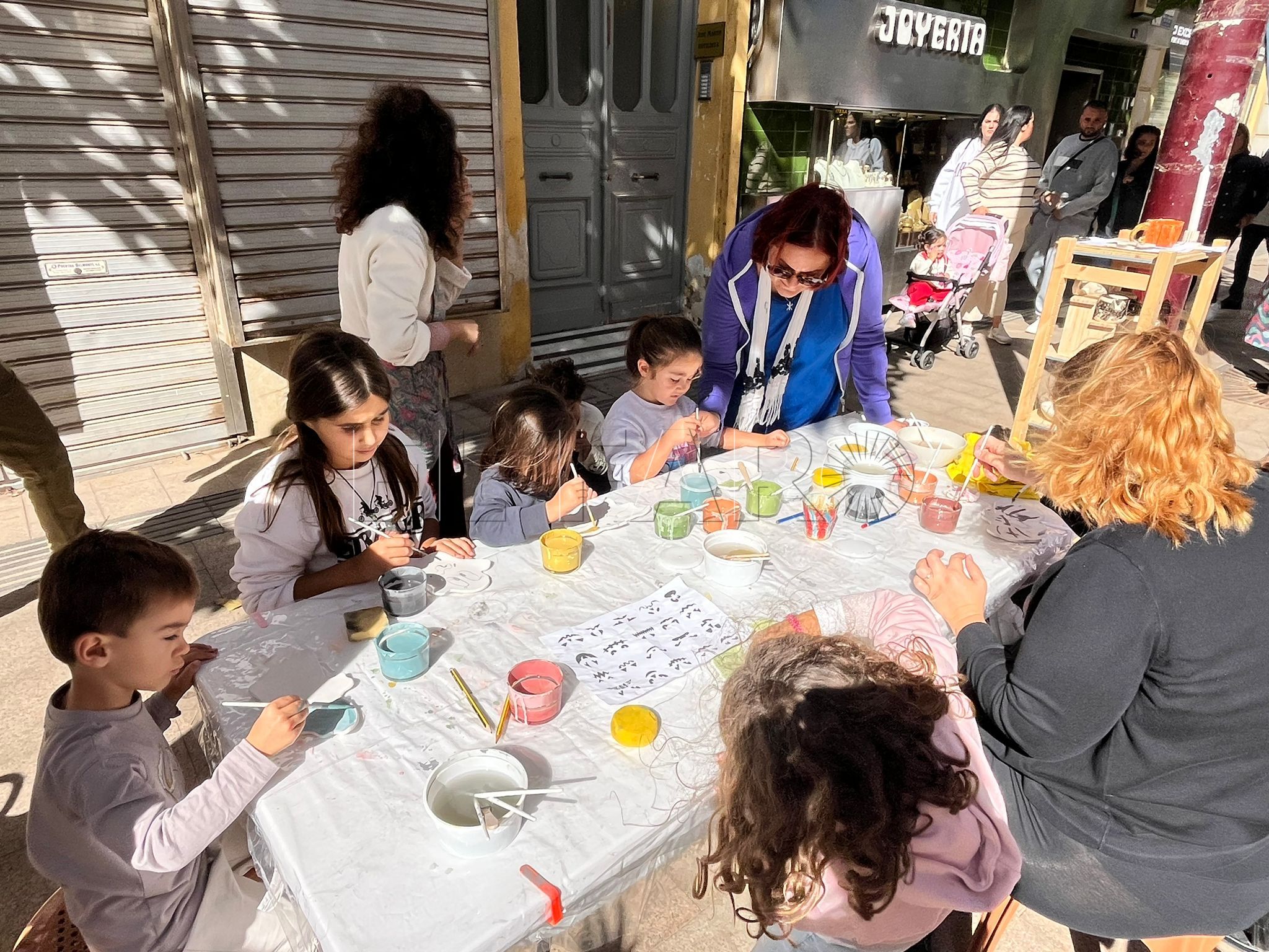 talleres6 Los niños disfrutaron mucho en los talleres de manualidades de Zona Centro