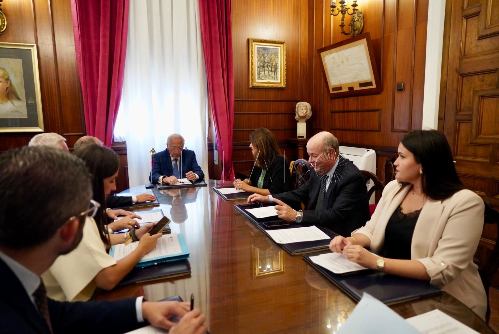 La Ciudad acordó con Defensa urbanizarle parcelas para que "especulara" con viviendas