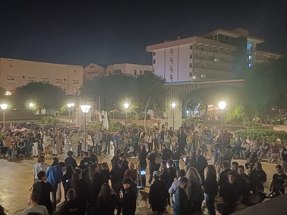 679c6b82 71ce 44d0 9cca 857eee03cead e1731265164266 El ensayo solidario de marchas procesionales llena la Plaza de las Culturas de sentimiento