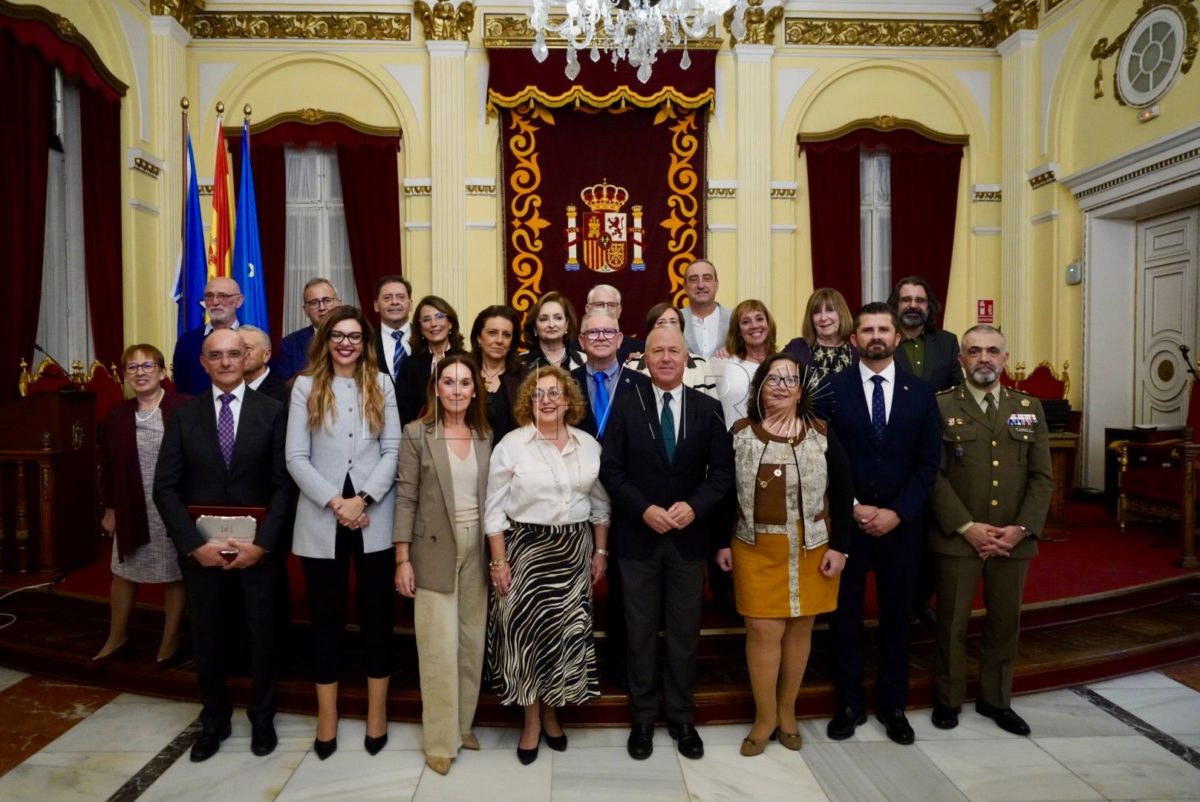9b61d6f0 1315 40c2 809b 31ce97322c65 e1732736697235 La Ciudad Autónoma homenajea a los 27 maestros jubilados este 2024
