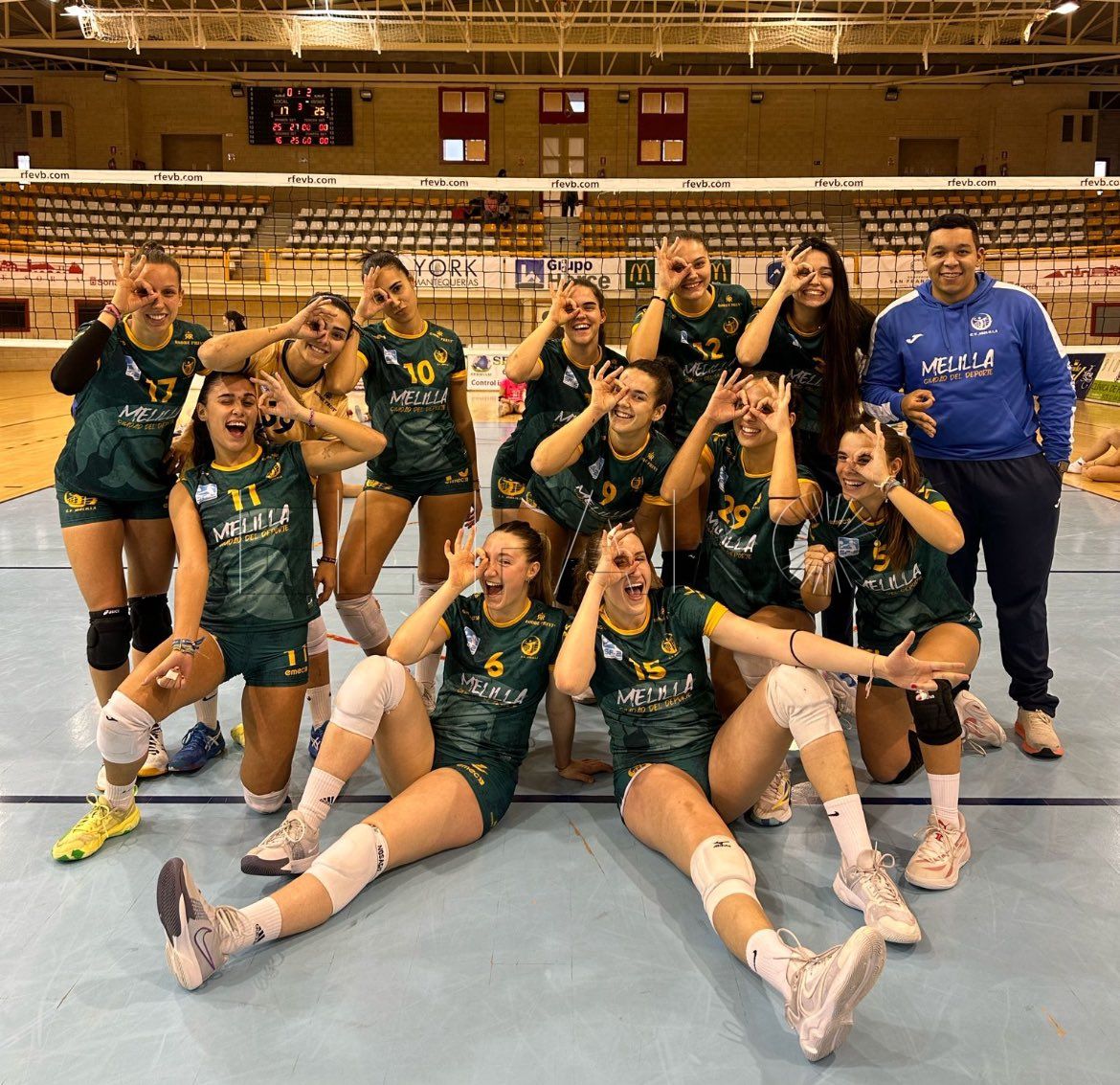 GdFgrnmWYAA7NjK Dura victoria del CV Melilla femenino ante el colista de la clasificación
