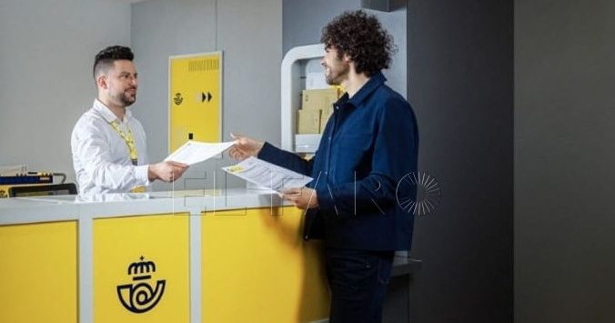 Oficina Correos 6 copia e1732016978474 Correos facilitará el acceso a dinero efectivo a los clientes del Banco Sabadell en toda España