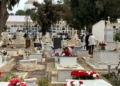 WhatsApp Image 2024 11 01 at 14.04.57 Los melillenses cumplen con la tradición de visitar el cementerio en el Día de Todos los Santos