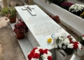 WhatsApp Image 2024 11 01 at 14.05.05 Los melillenses cumplen con la tradición de visitar el cementerio en el Día de Todos los Santos