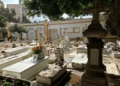 WhatsApp Image 2024 11 01 at 14.05.06 Los melillenses cumplen con la tradición de visitar el cementerio en el Día de Todos los Santos
