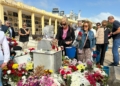 WhatsApp Image 2024 11 01 at 17.59.51 1 Una tradición que florece: familiares y melillenses rinden un homenaje al soldado de los milagros