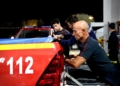 WhatsApp Image 2024 11 03 at 23.01.59 Imbroda muestra su apoyo a los 14 bomberos antes de su partida a Valencia