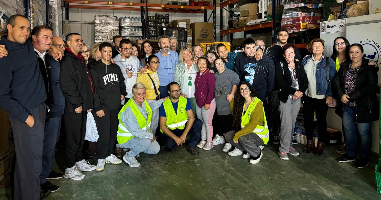 WhatsApp Image 2024 11 21 at 09.53.24 e1732182786633 Melillenses por Valencia consiguen fletar un camión con 24.000 kilos de alimentos y otros productos