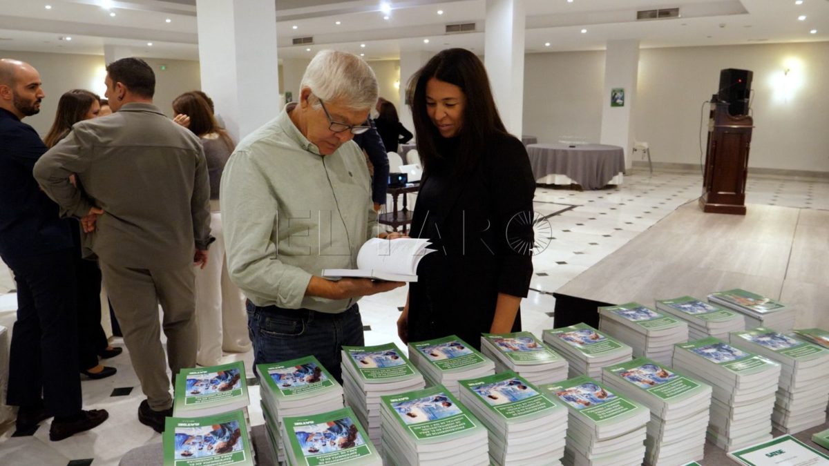 WhatsApp Image 2024 11 23 at 13.59.18 e1732369126684 Satse publica cinco libros de procedimientos de enfermería en un esfuerzo conjunto de 116 profesionales