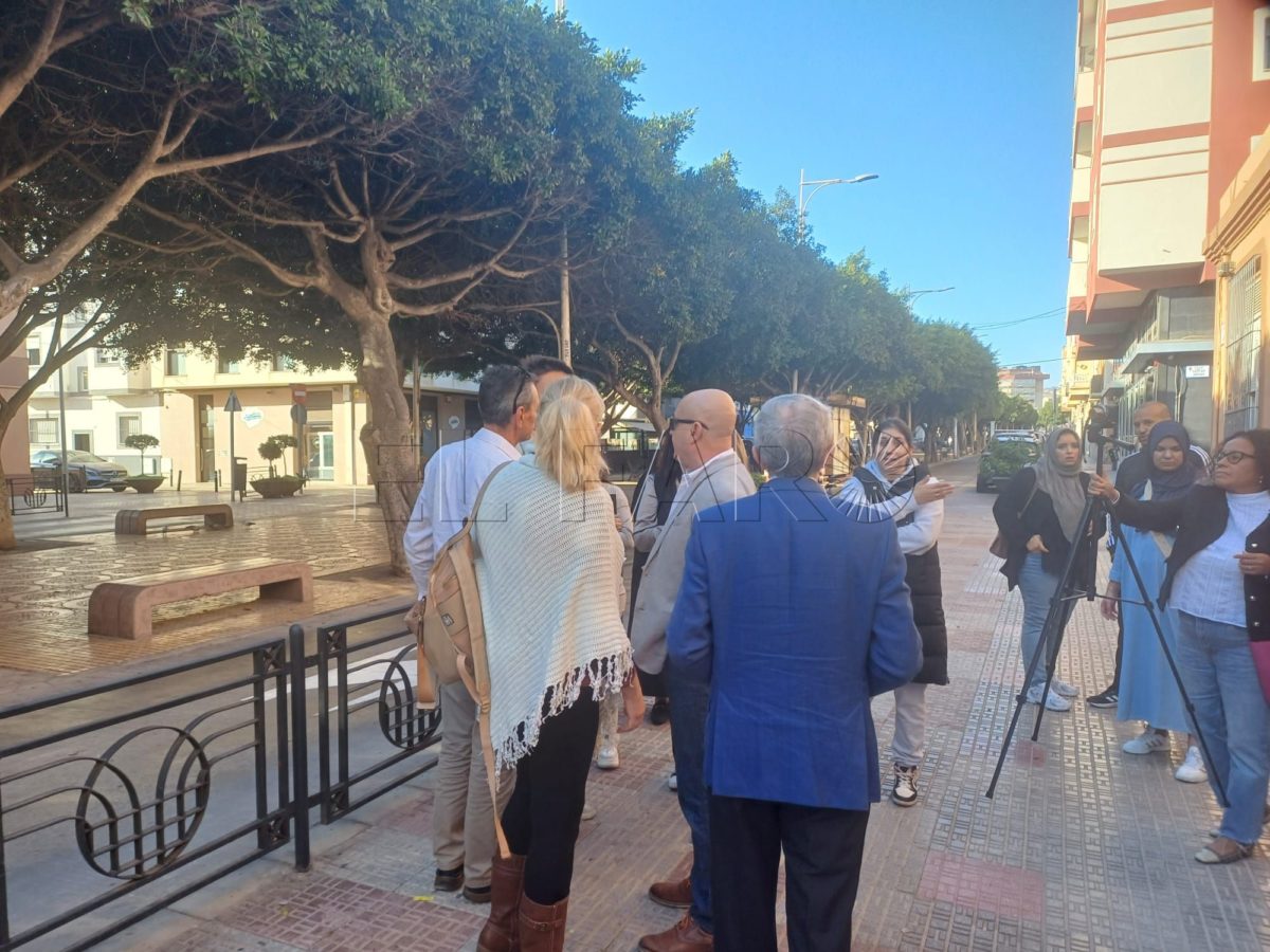 f6658d94 d2de 4ff3 b30f fab344932e43 e1730722932923 Tasende, increpado por un padre durante la protesta del CEIP Real