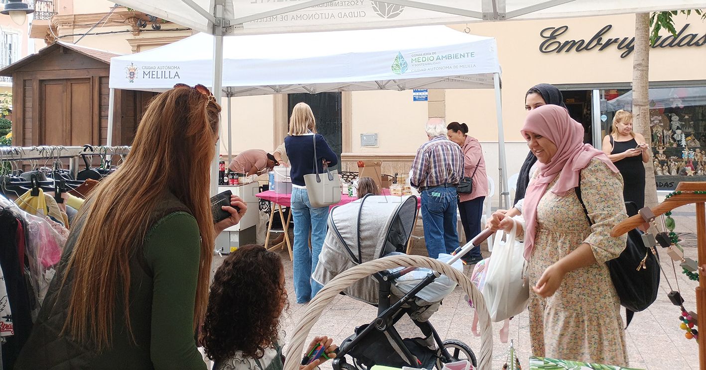 mercadillo vecinos solidarios otra recorte Misión cumplida: Vecinos Solidarios reúne los 3.600 euros que necesitaba la mujer