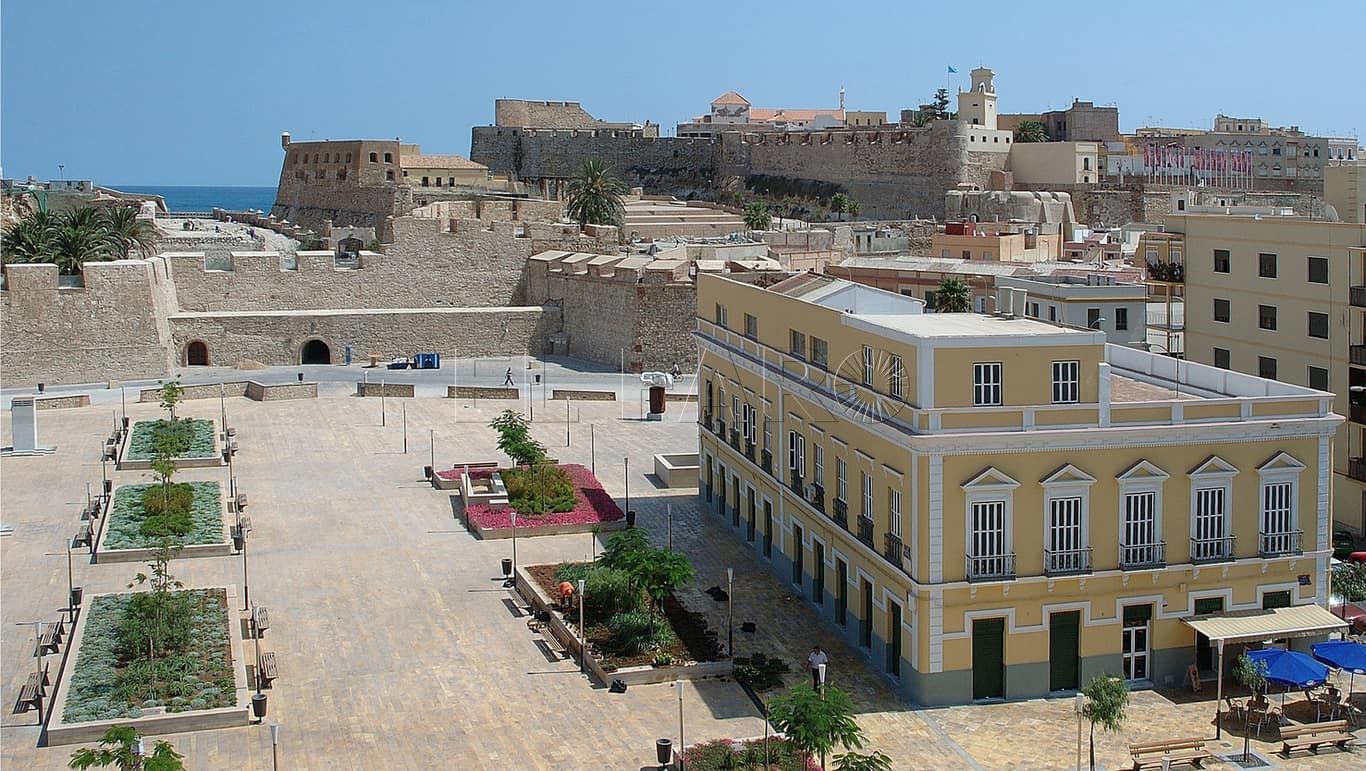 plaza de las culturas La Plaza de las Culturas necesita esa actuación