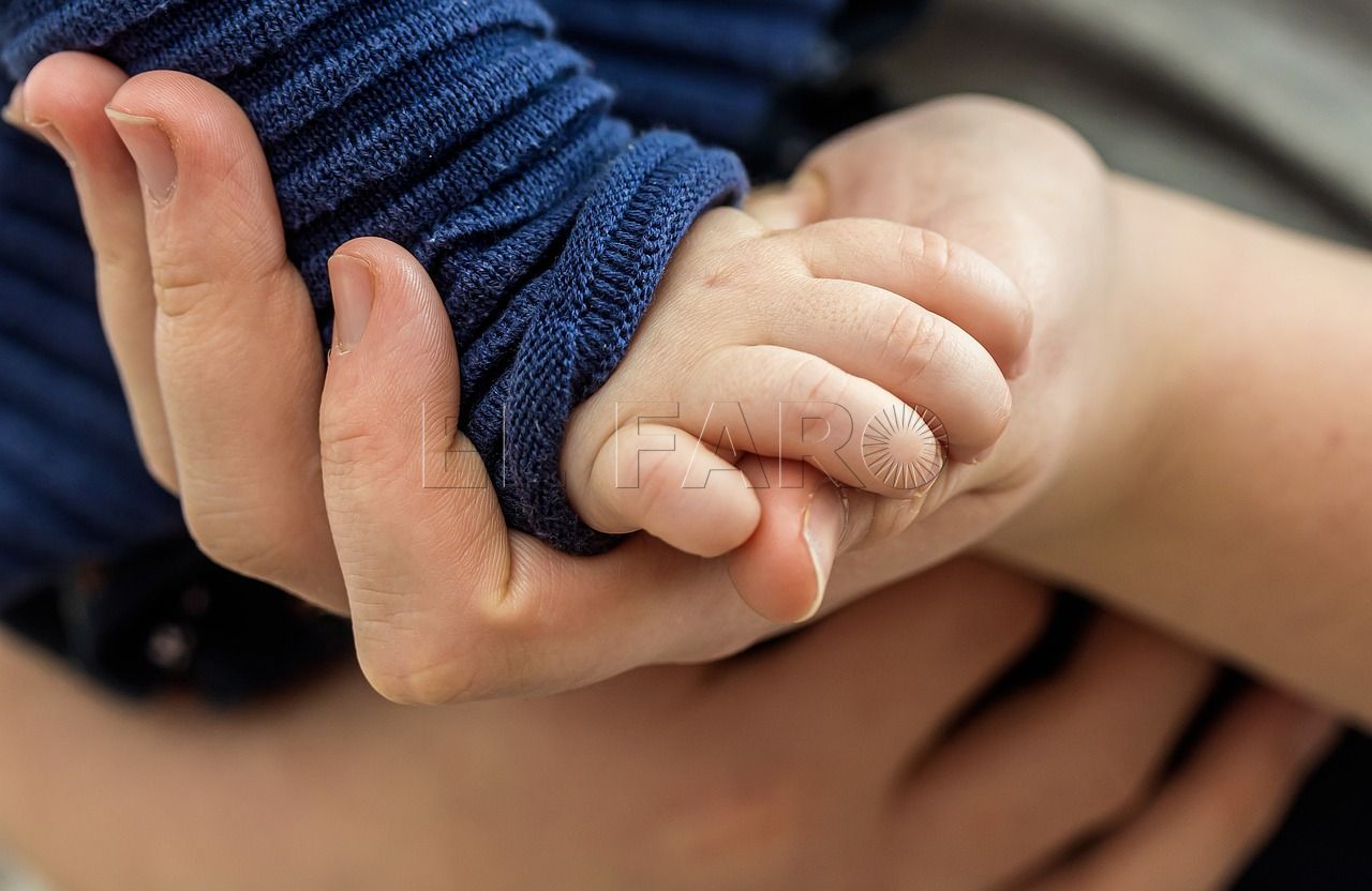 toddler hand 4867454 1280 Generar confianza: Nunca traicionarla