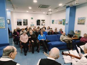 0 1 4 La Casa de Melilla en Granada festeja la Navidad con el grupo 'El Laurel'