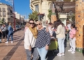 1d00a7b2 f2d7 4303 b1c4 43c5c3e67091 Los melillenses adquieren una muestra de la ilusión que reina en Aspanies en su rastrillo navideño