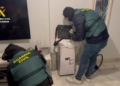 2 1 1 La Guardia Civil desarticula una organización criminal con un arma de guerra