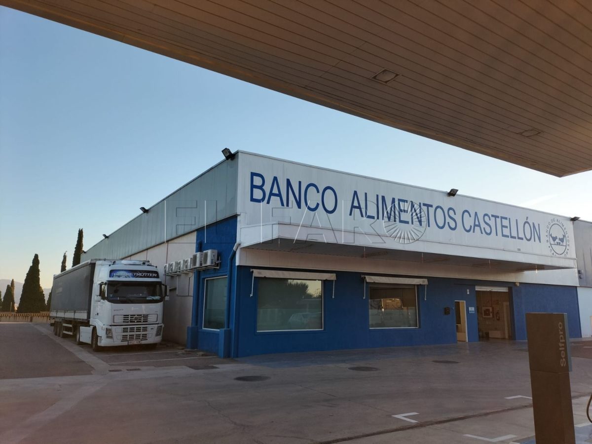 57664462 bf43 45f0 a20d c89f1d3d05de e1733051256471 El camión solidario de Melillenses por Valencia llega a su destino