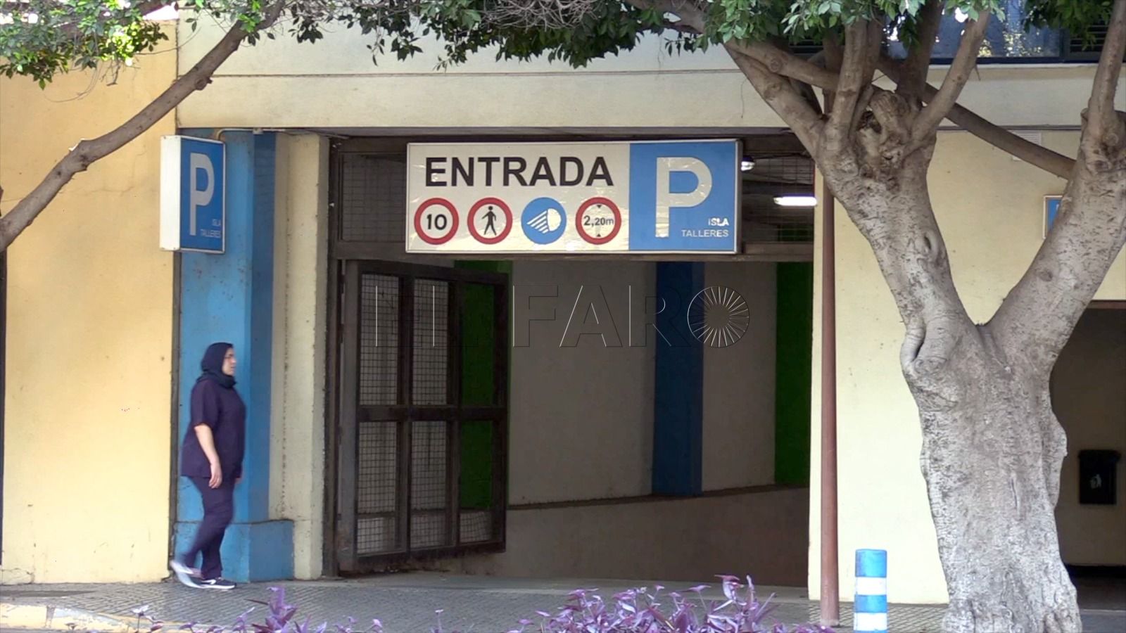 WhatsApp Image 2024 12 12 at 17.04.15 Los parkings del centro de Melilla: ¿Solución o problema para los conductores?