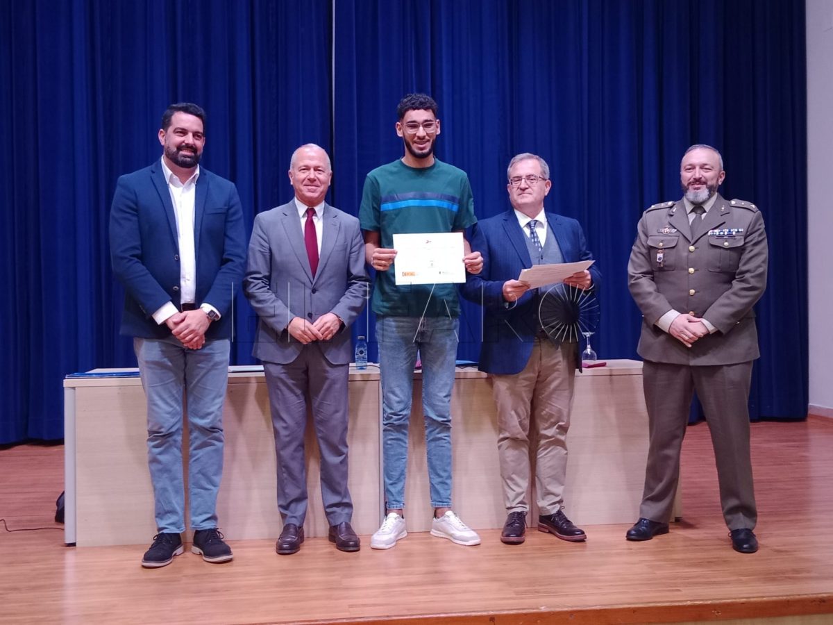 WhatsApp Image 2024 12 16 at 12.31.15 2 e1734351460507 Miguel Marín preside una nueva entrega de diplomas de la Escuela Taller