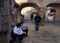 b2781dd2 4ded 43b3 a223 62351c3ab7c6 Los Urban Sketchers cierran el 2024 retratando el Belén del Foso del Hornabeque