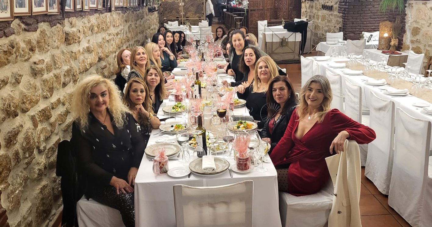 cena de navidad activas recorte Ya se siente la Navidad