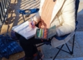 da343f89 b657 4c3b a858 eba2e8974b81 Los Urban Sketchers cierran el 2024 retratando el Belén del Foso del Hornabeque