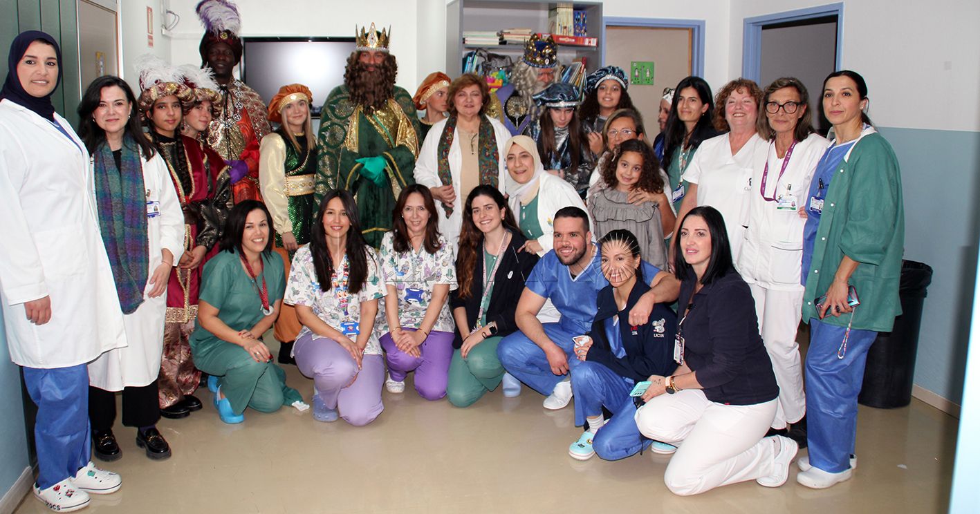 20250105 Reyes Magos Hospital 07 recorte Los Reyes Magos entregan regalos a siete niños en el Hospital Comarcal
