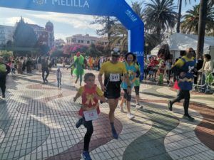 WhatsApp Image 2024 12 31 at 14.49.08 2 Álvaro Martínez y Lucía Faus, ganadores de la San Silvestre Melilla 2024