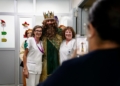WhatsApp Image 2025 01 05 at 18.57.57 2 Los Reyes Magos entregan regalos a siete niños en el Hospital Comarcal