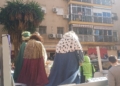 e6858958 d769 4ee1 9a5d d3f62871d1f8 Los Reyes Magos arrancan la jornada repartiendo ilusión por las calles de Melilla