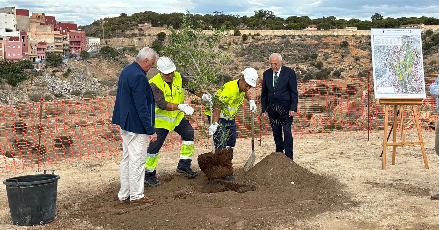 imbroda y ventura parque periurbano de cabrerizas Medio Ambiente plantará más de mil árboles en el parque periurbano de Cabrerizas