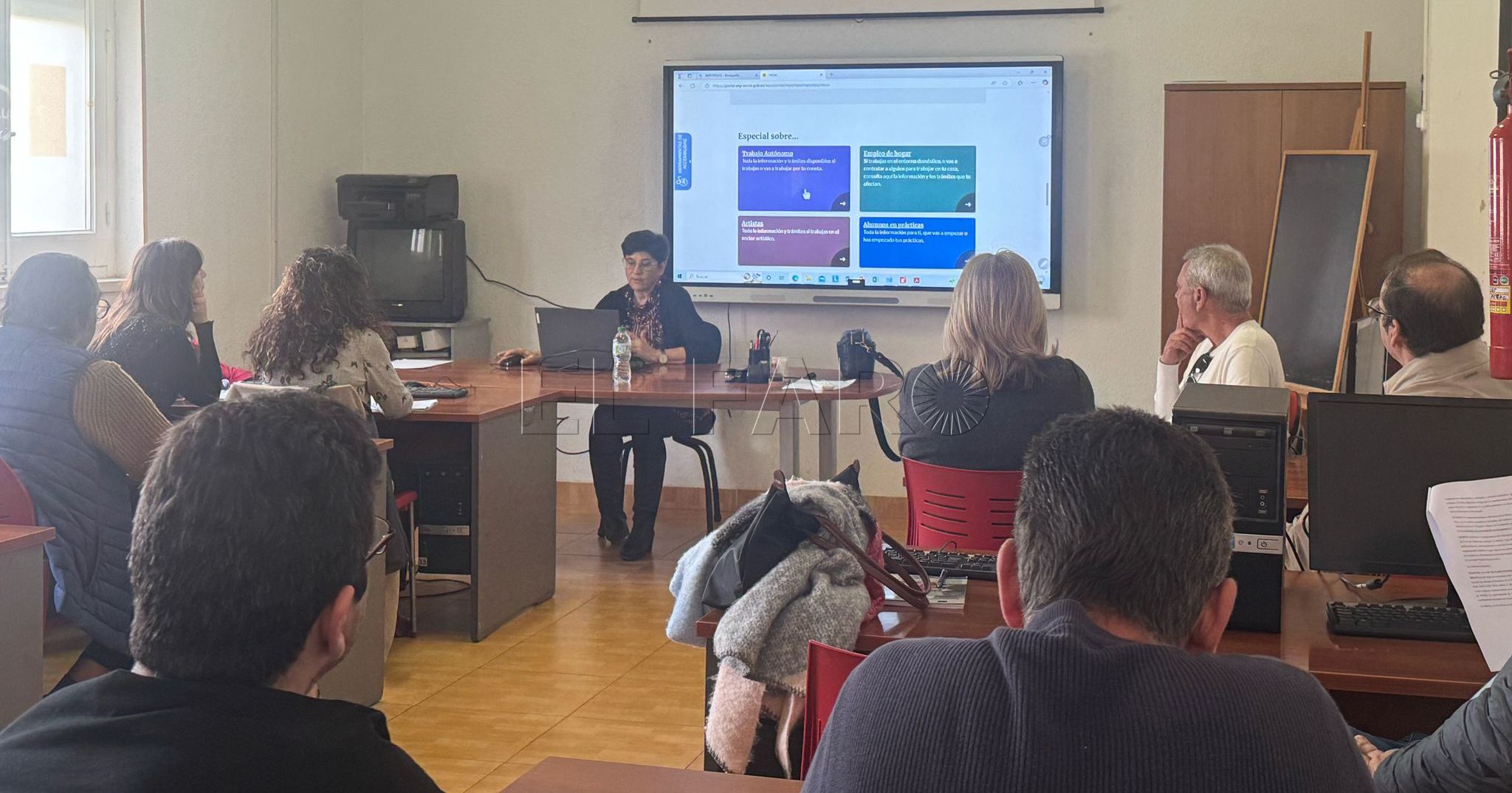 FOTO INSS recorte La Seguridad Social divulga sus servicios electrónicos en la sede de la UGT