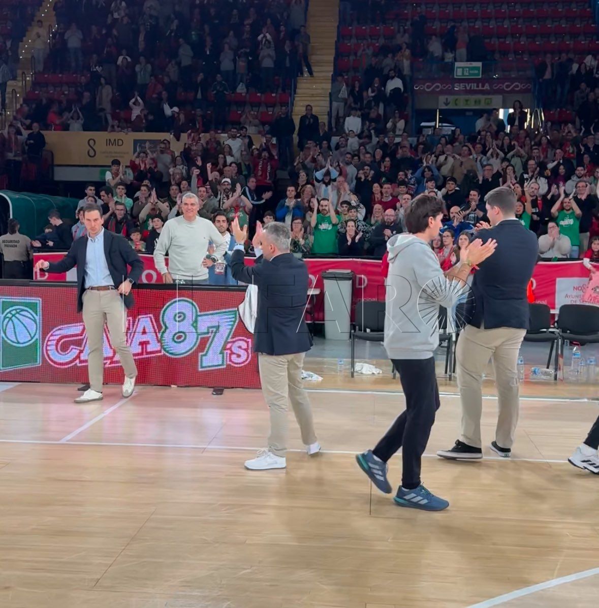 Gj6cvLLX0AAe4a5 El Melilla BC no puede con el empuje del Caja