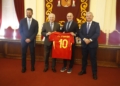 WhatsApp Image 2025 02 24 at 14.50.10 Todo el deporte local se vuelca con la visita del seleccionador nacional Luis de la Fuente