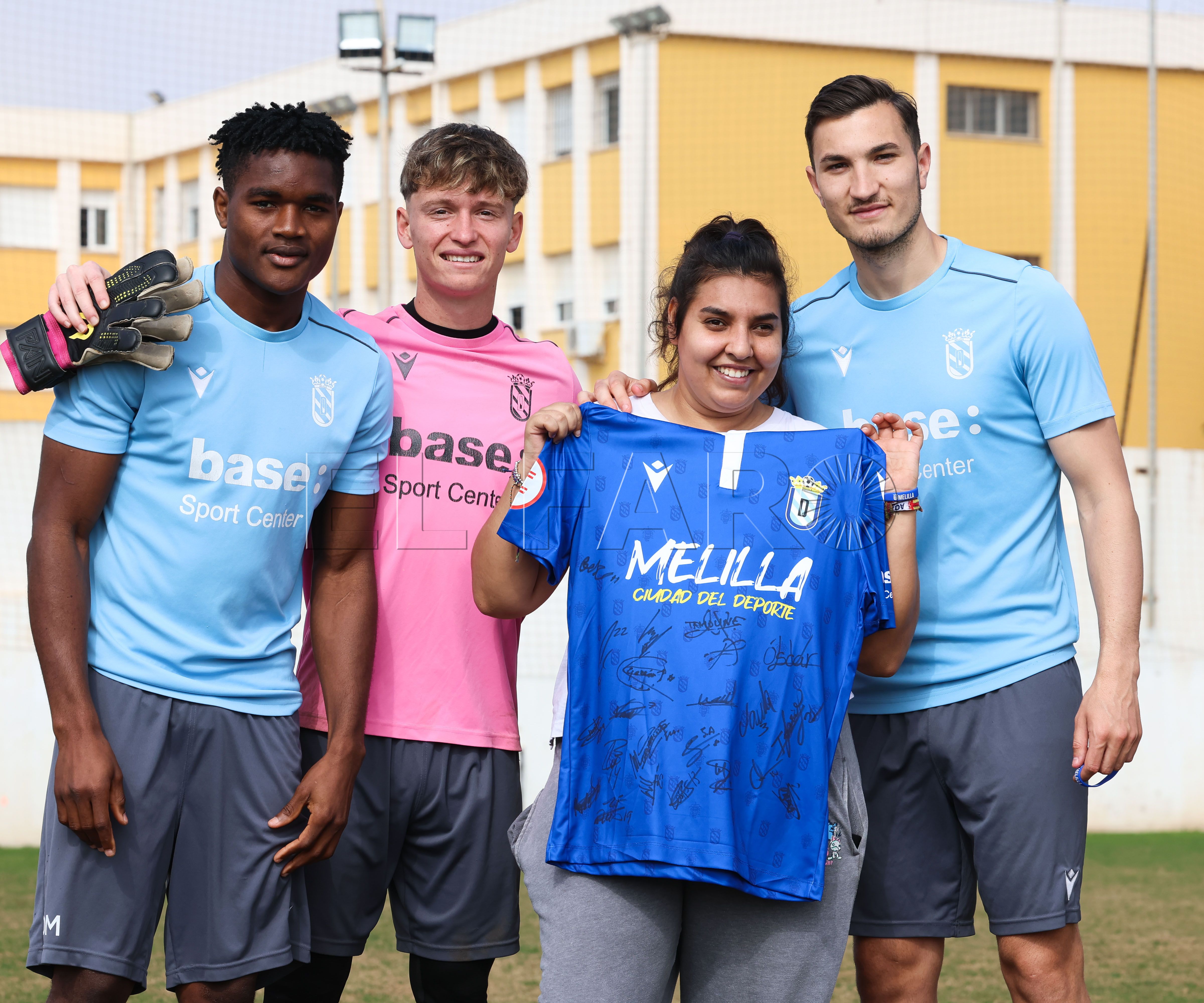 definii La plantilla del Melilla recibe la visita del Gámez Morón