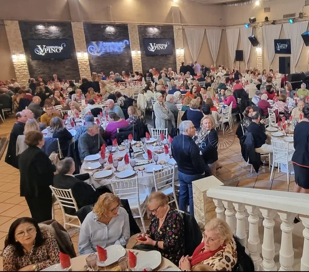 Una tarde entrañable de San Valentín para los mayores de Melilla