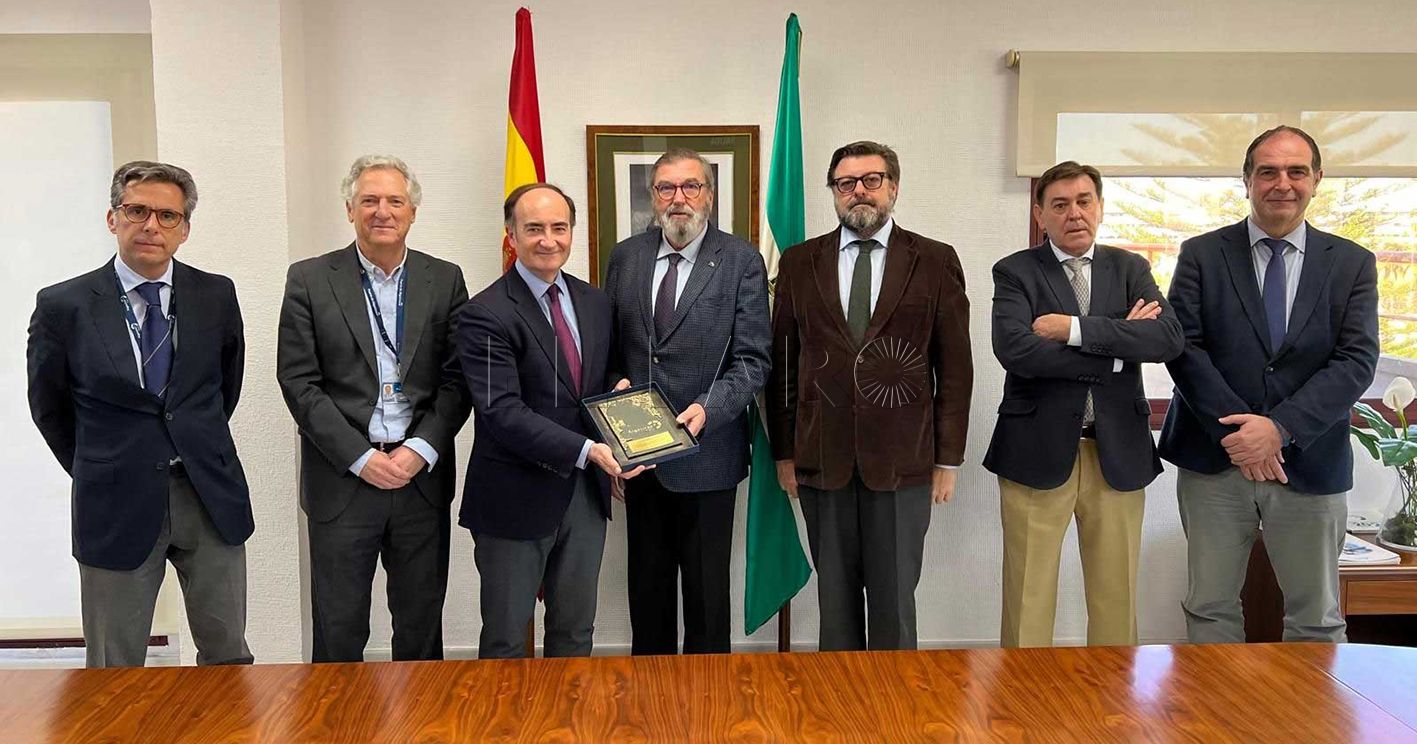 La APBA homenajea a José Luis Martínez Lázaro por su trayectoria en el sector logístico