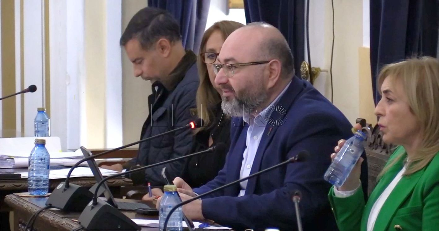 robles recorte Marín lamenta que Robles realice propuestas "como las que se hacen en Rusia, Cuba o Venezuela"