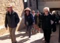 turistas 5 Unos 500 turistas arrancan la temporada de cruceros de 2025 en Melilla