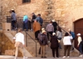 turistas 7 Unos 500 turistas arrancan la temporada de cruceros de 2025 en Melilla